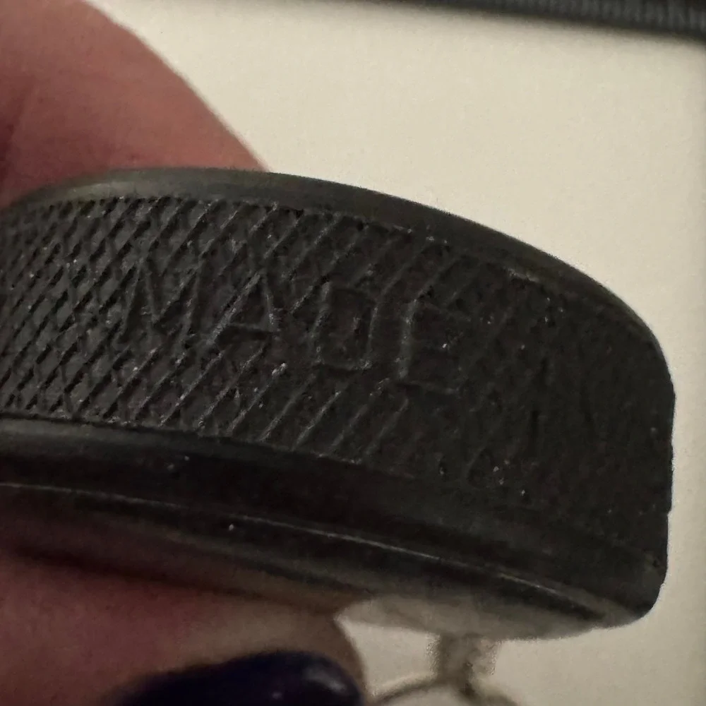 Molson Canadian Hockey Puck Keychain‎ 